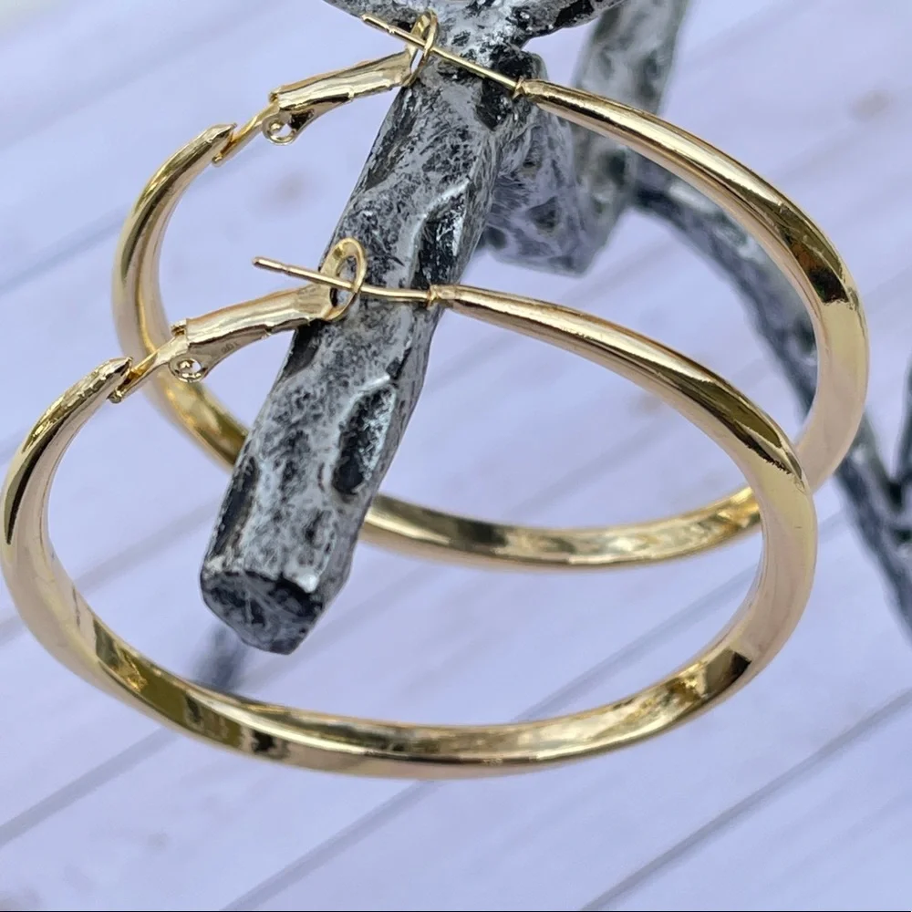 NEW 18K Gold Plated Chunky Big Circle Drop Hoop Earrings 2 1/4” - Picture 11 of 14